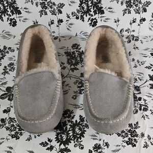 Ugg Moccasin Slippers B138